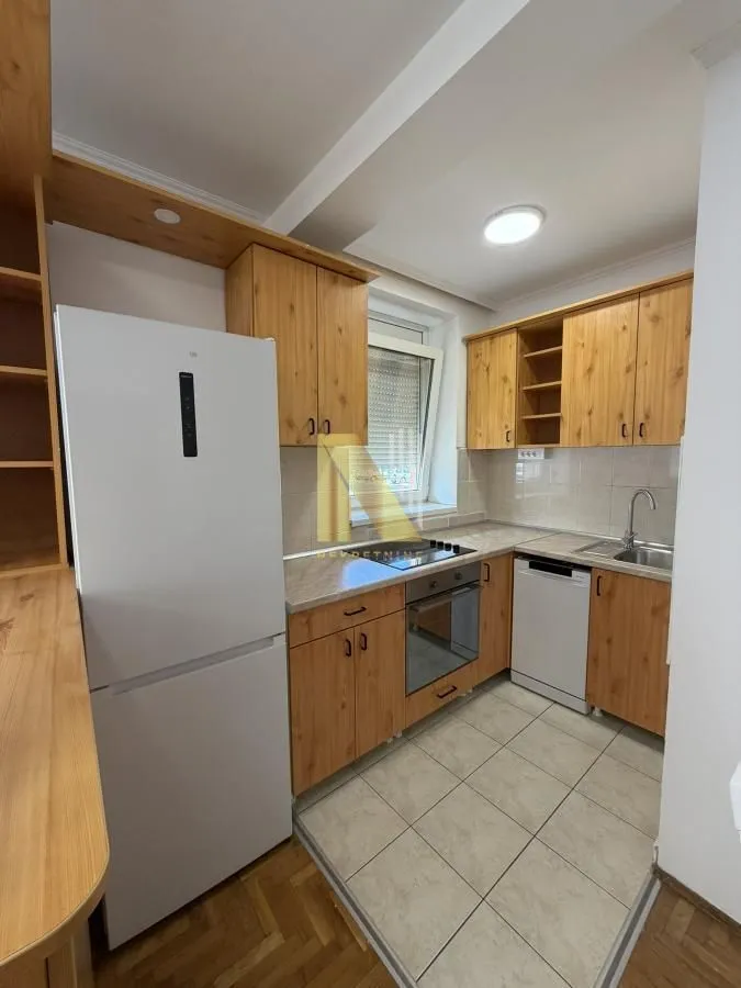 Izdavanje, jednosoban stan, 39m², Novo naselje, Novi Sad
