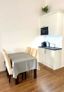 Rent, two bedroom apartment, 93m², Petrovac, Budva - image 5