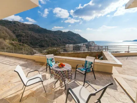 Prodaja, dvosoban stan, 65m², Rafailovići, Budva