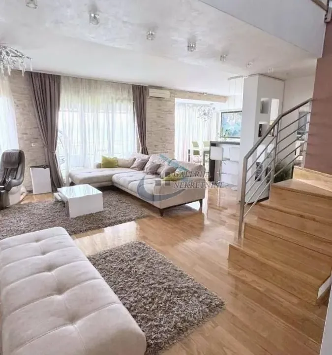 Prodaja, četvorosoban stan, 270m², Skojevsko Naselje, Beograd