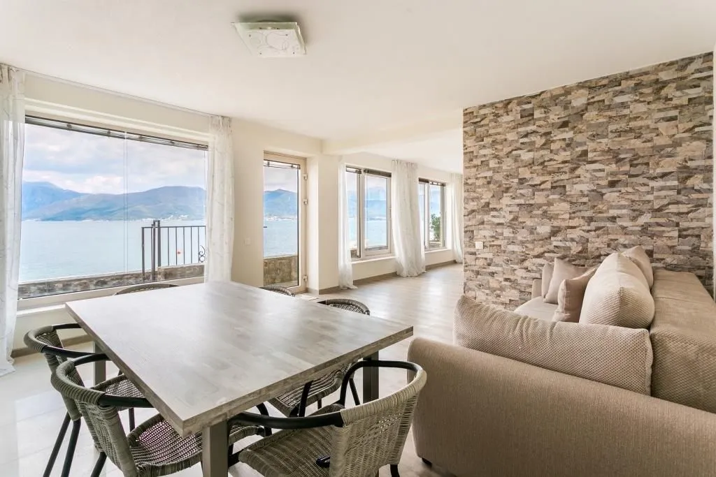 Prodaja, kuća, 240m², Krašići, Tivat