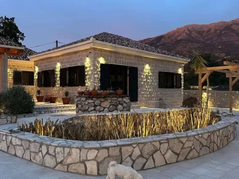 Kuća in Radanovići