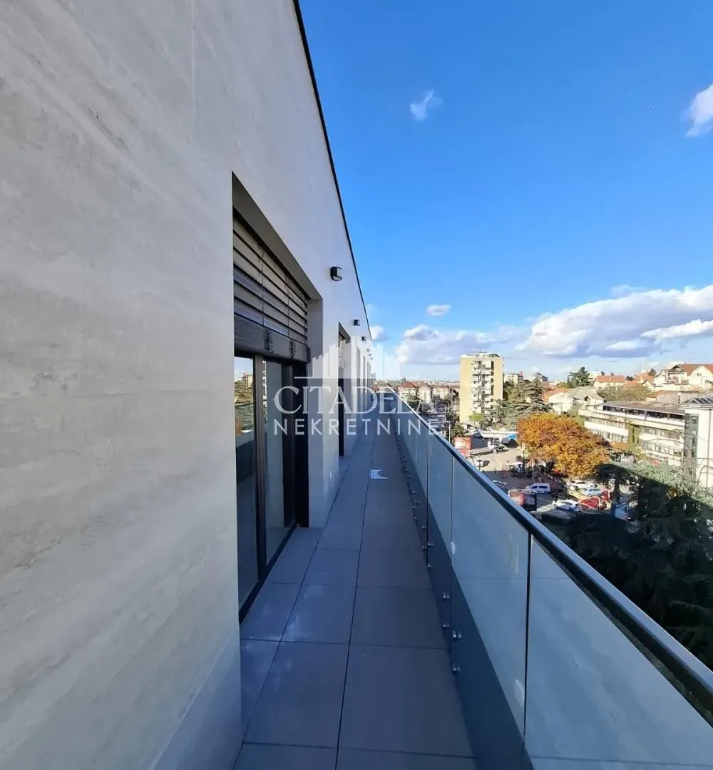 Prodaja, četvorosoban stan, 131m², Čukarica, Beograd
