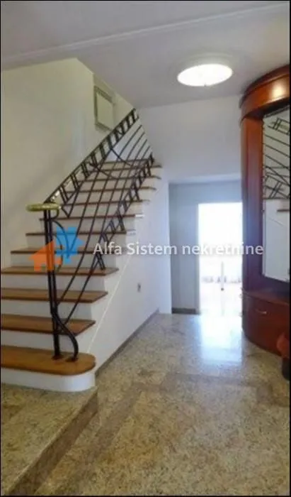 Rent, house, 300m², Voždovac Sve Podlokacije, Beograd