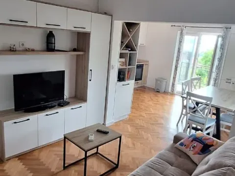 Izdavanje, dvosoban stan, 80m², Tripovići, Tivat - image 5