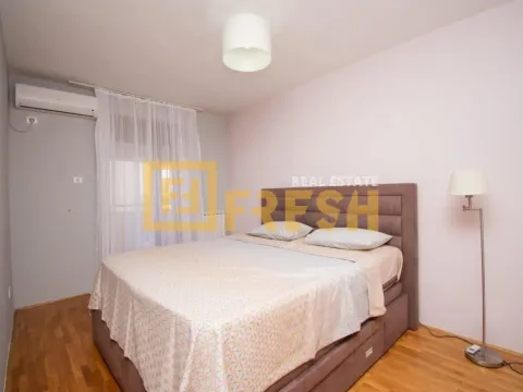 Izdavanje, dvosoban stan, 94m², Centar, Podgorica - image 17