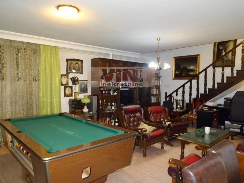 Prodaja, kuća, 415m², Sremska Mitrovica, Srbija