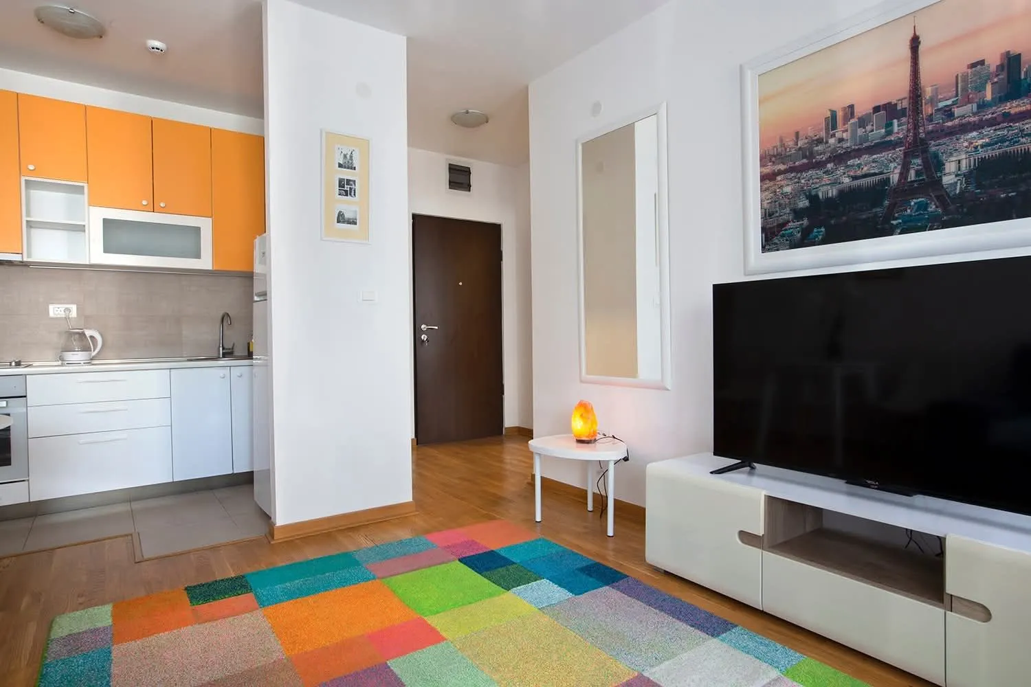 Izdavanje, jednosoban stan, 47m², City Kej, Podgorica