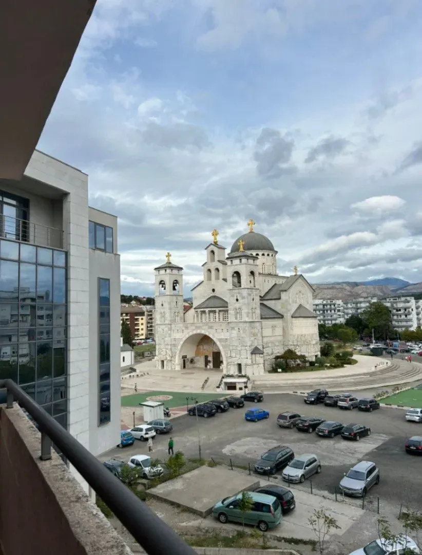 Izdavanje, jednosoban stan, 43m², Preko Morače, Podgorica