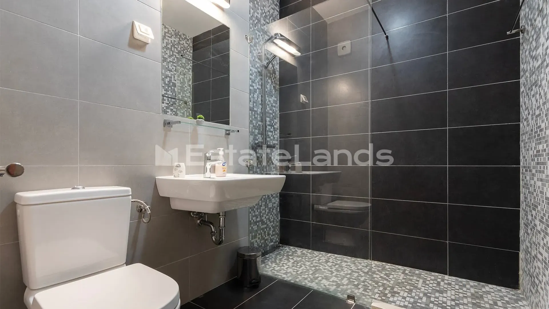 Sale, two bedroom apartment, 84m², Morinj, Kotor