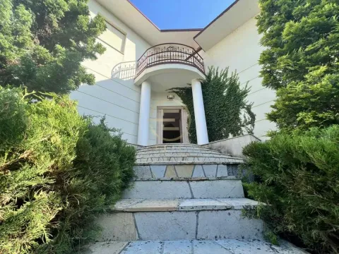 Izdavanje, kuća, 158m², Sremska Kamenica, Petrovaradin - image 32