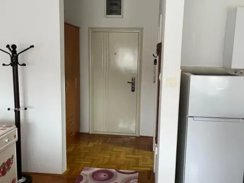 Izdavanje, garsonjera, 26m², Grbavica, Novi Sad Sve Podlokacije - image 6