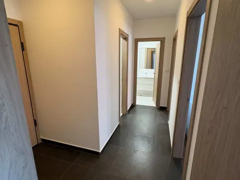 Izdavanje, dvosoban stan, 69m², Master Kvart, Podgorica - image 7