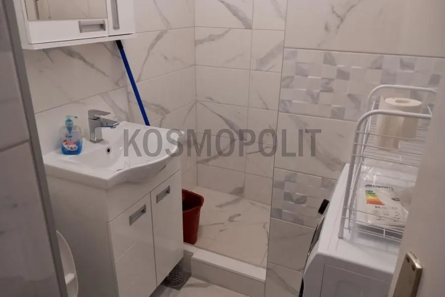 Izdavanje, jednosoban stan, 44m², Borča 1, Borča Sve Podlokacije