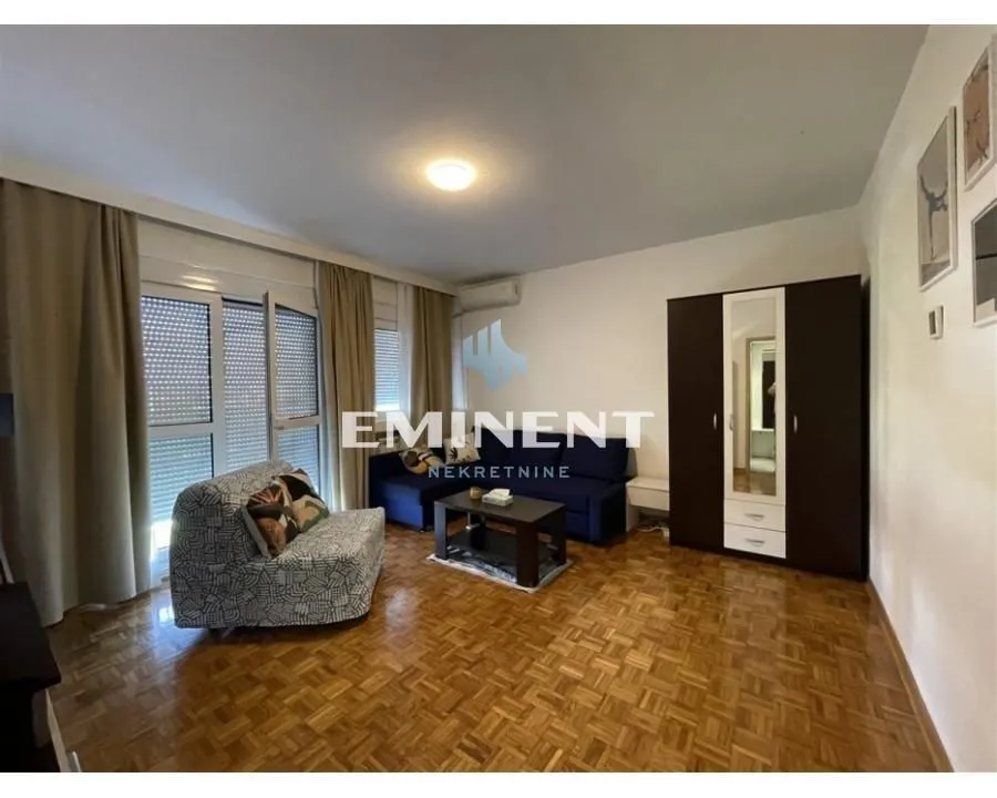 Izdavanje, jednosoban stan, 37m², Savski Venac, Beograd