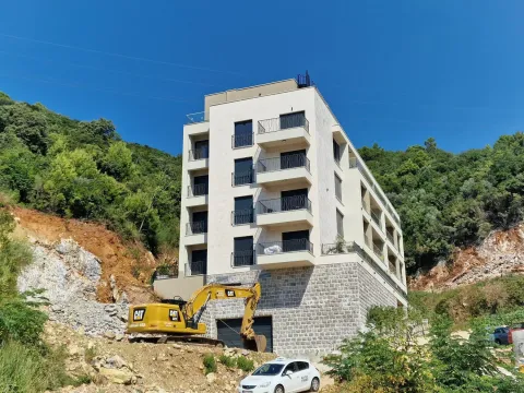 Rent, one bedroom apartment, 46m², Budva, Crna Gora - image 24