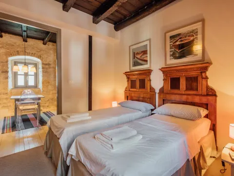 Izdavanje, kuća, 90m², Muo, Kotor - image 16