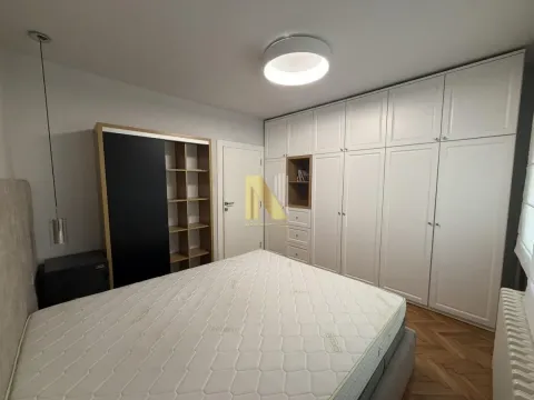Izdavanje, četvorosoban stan, 100m², Stari grad, Novi Sad - image 3