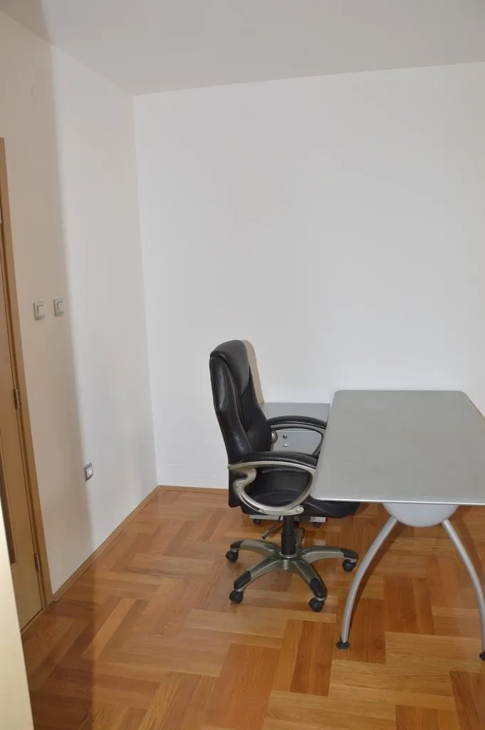Rent, office space, 52m², Preko Morače, Podgorica