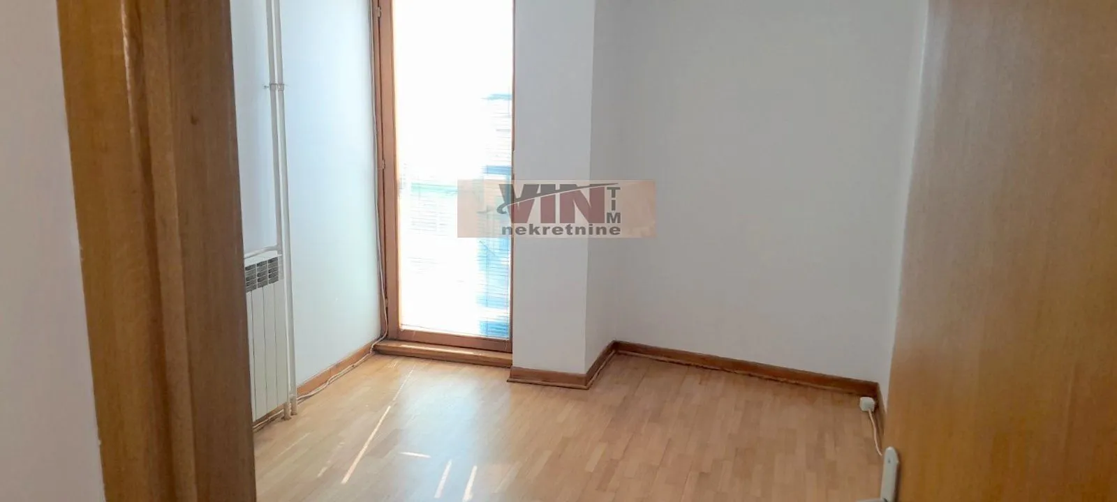 Izdavanje, trosoban stan, 85m², Altina, Beograd