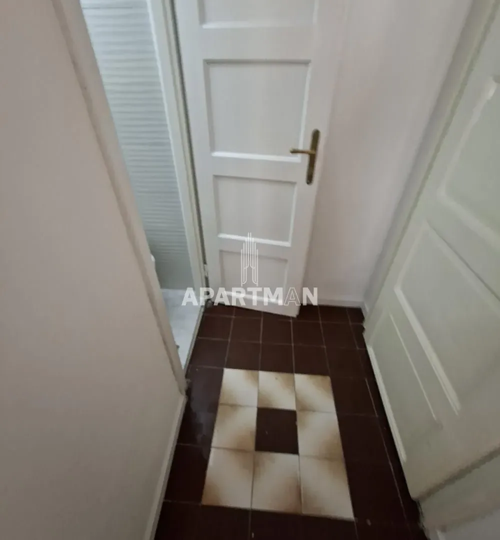 Rent, apartment, 27m², Cvetni Trg, Vračar Sve Podlokacije