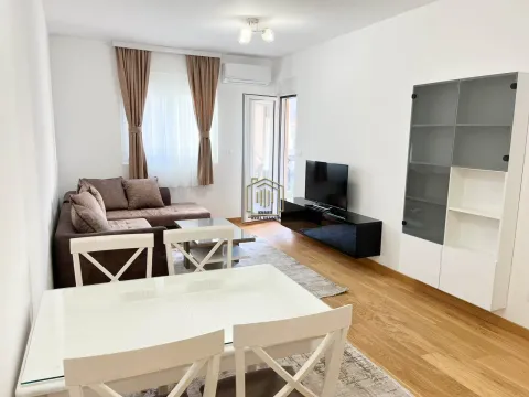 Izdavanje, jednosoban stan, 50m², City Kvart, Podgorica - image 4