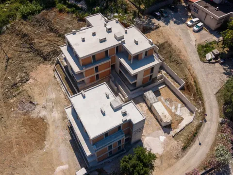 Sale, three bedroom apartment, 86m², Dobrota, Kotor - image 17