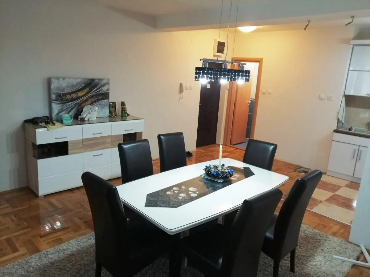 Prodaja, trosoban stan, 95m², Centar, Niš