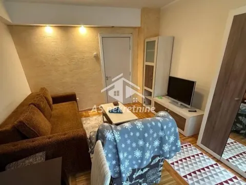 Izdavanje, jednosoban stan, 30m², Banovo Brdo, Beograd - image 1