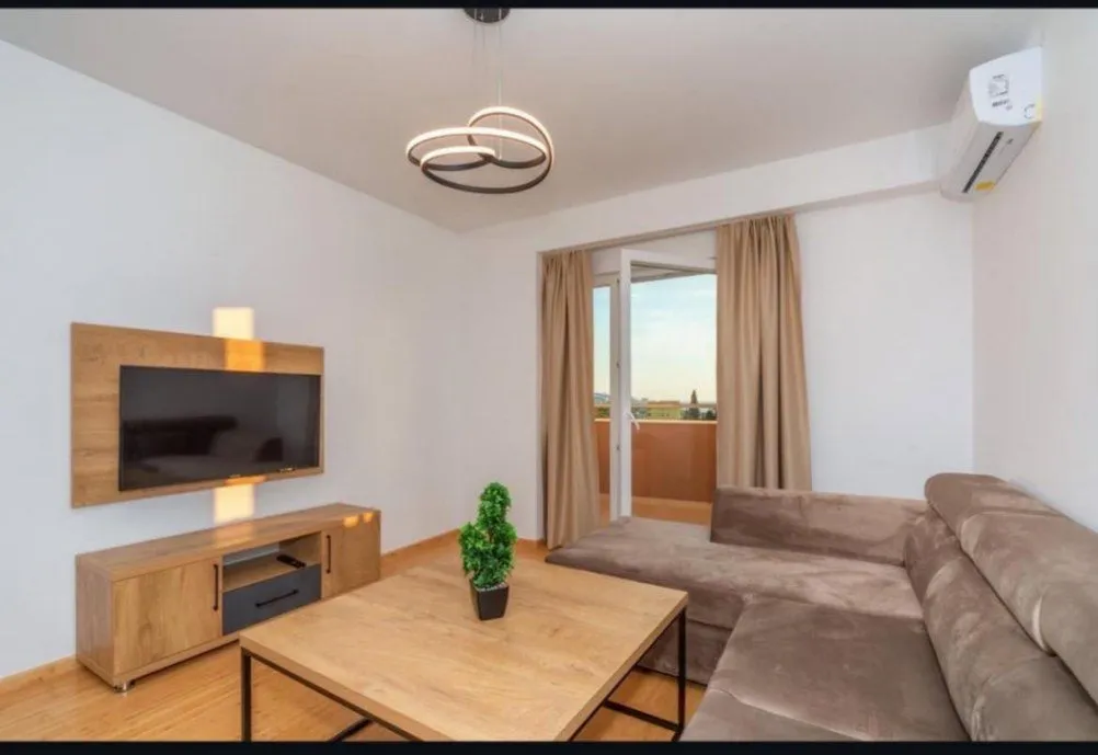 Prodaja, jednosoban stan, 40m², Centar, Bar