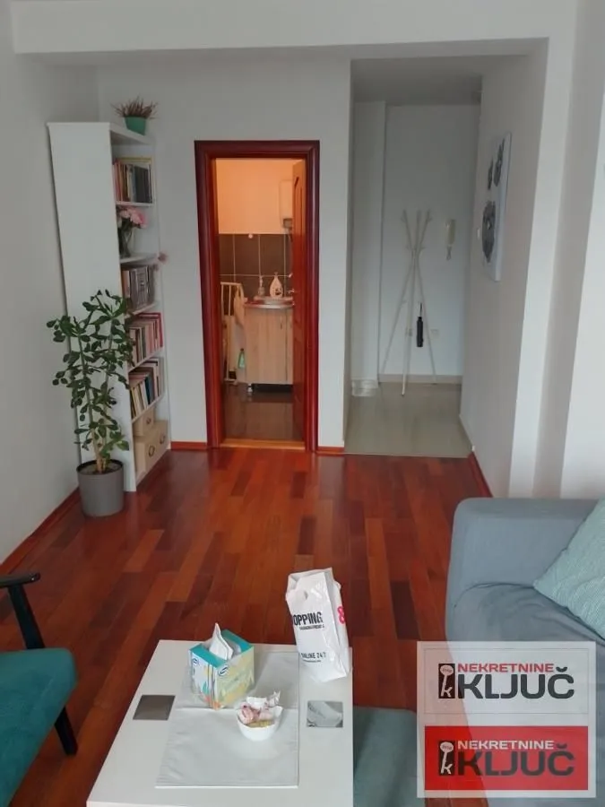 Prodaja, jednosoban stan, 28m², Bulevar Oslobodjenja, Novi Sad Sve Podlokacije
