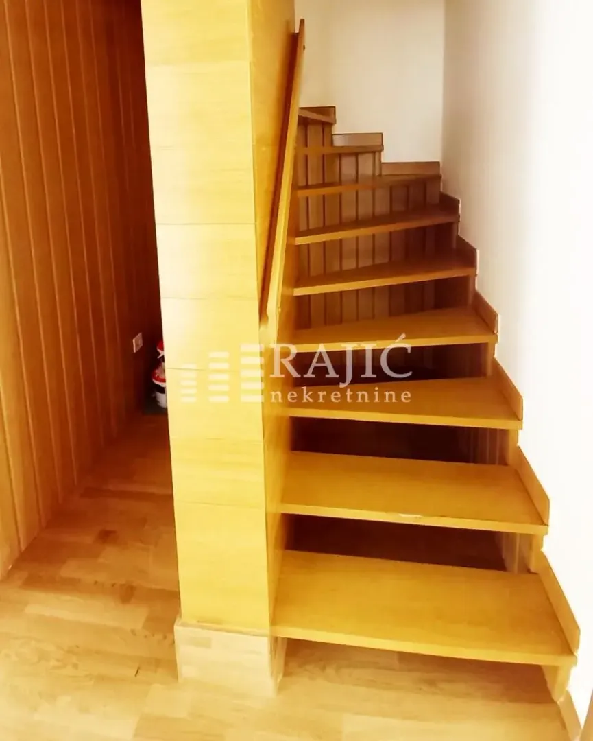 Rent, four bedroom apartment, 115m², Savski Venac, Beograd