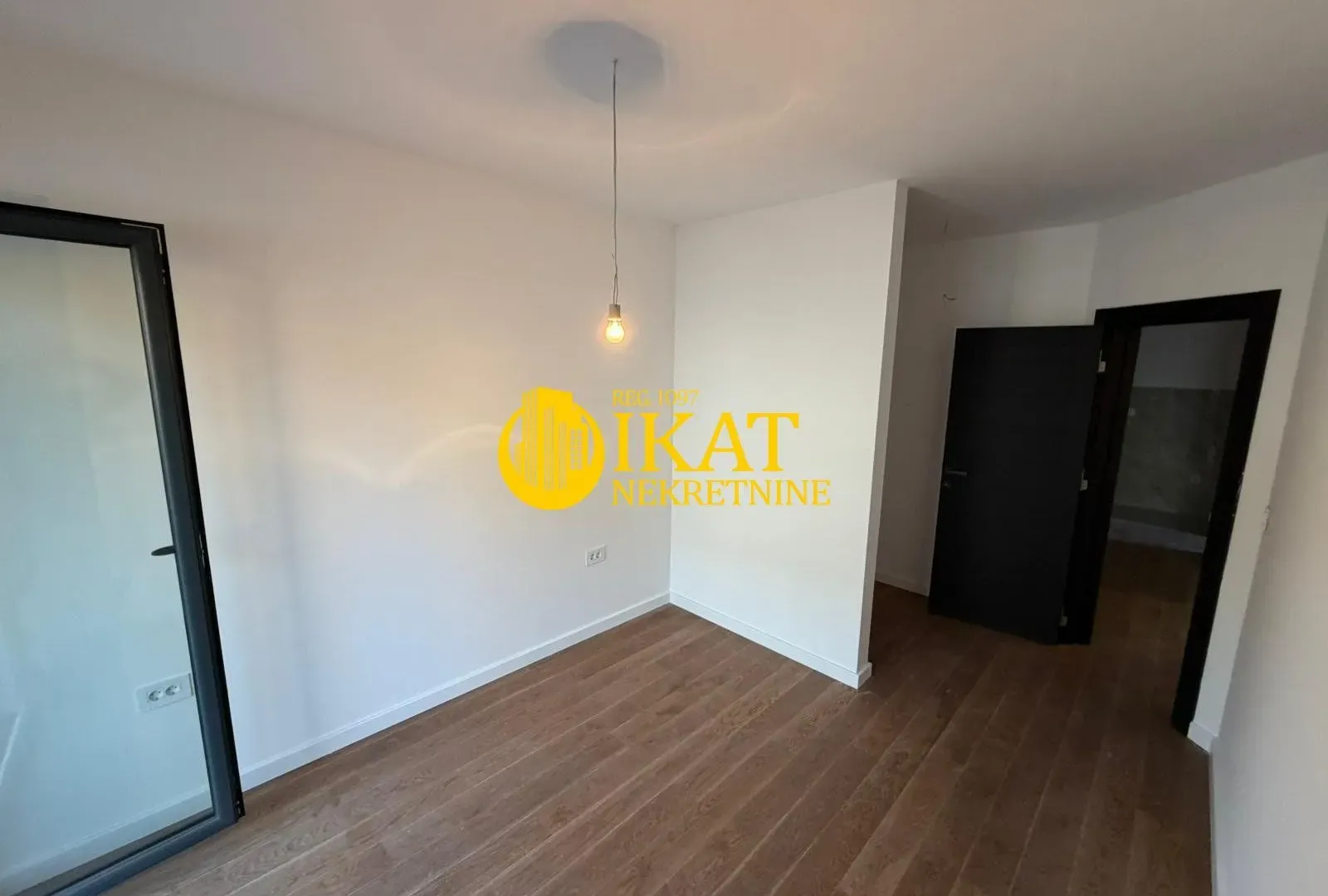 Prodaja, trosoban stan, 109m², Cvetkova Pijaca, Zvezdara Sve Podlokacije
