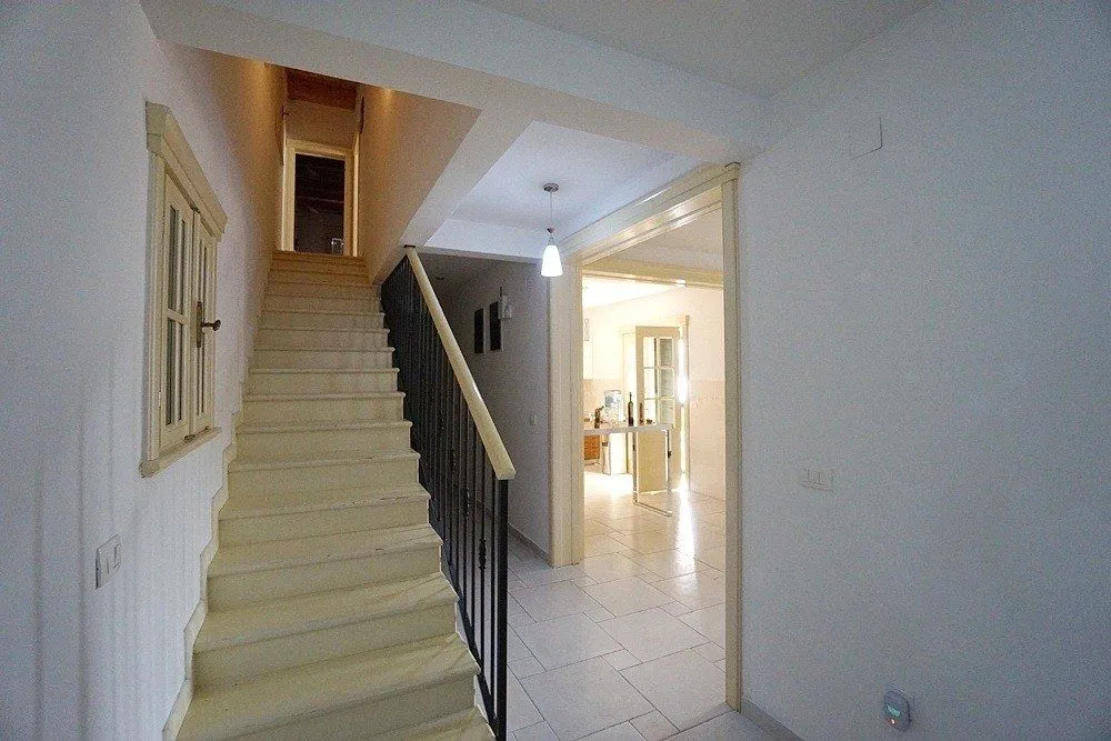 Prodaja, kuća, 400m², Šušanj, Bar