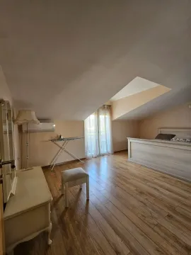 Rent, three bedroom apartment, 155m², Zabjelo, Podgorica - image 10