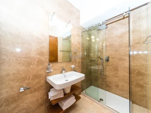 Izdavanje, dvosoban stan, 76m², Centar, Podgorica - image 10