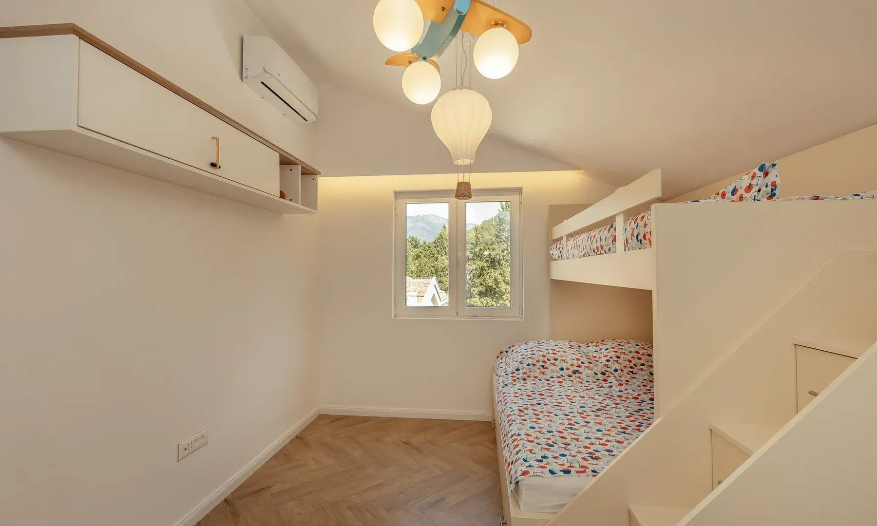Rent, three bedroom apartment, 125m², Donja Lastva, Tivat