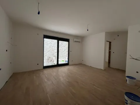 Prodaja, dvosoban stan, 52m², Podgorica, Crna Gora - image 2