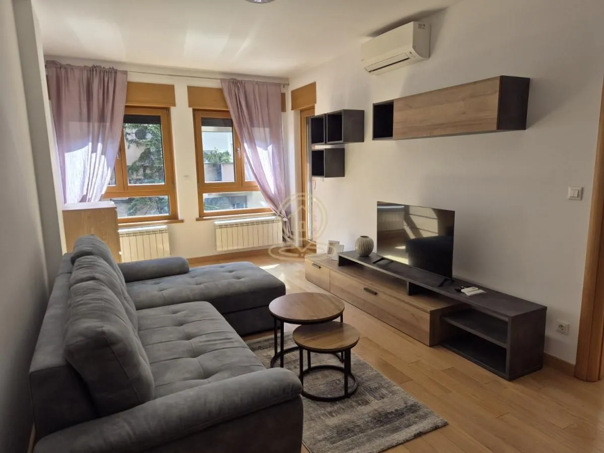 Rent, two bedroom apartment, 51m², Južni Bulevar, Vračar Sve Podlokacije