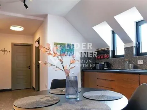 Prodaja, četvorosoban stan, 109m², Zemun Centar, Zemun Sve Podlokacije - image 14