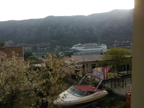 Prodaja, stan, 68m², Kotor, Crna Gora - image 8