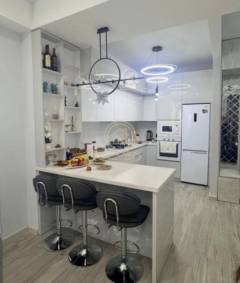 Prodaja, dvosoban stan, 68m², Vašarište, Kragujevac