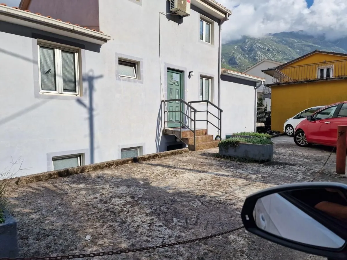 Prodaja, jednosoban stan, 69m², Muo, Kotor
