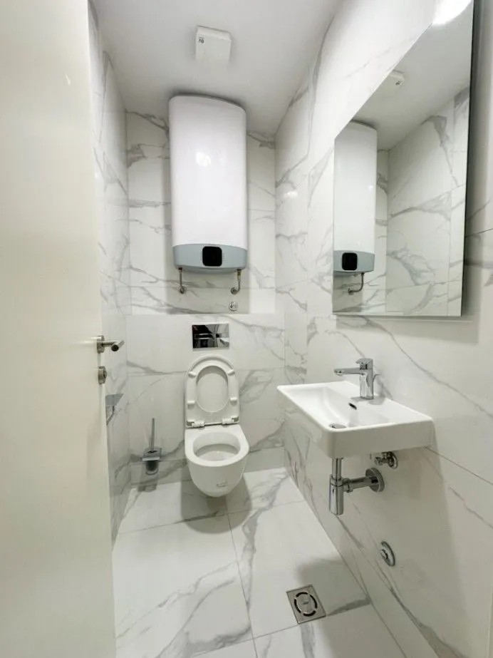 Izdavanje, dvosoban stan, 63m², Krivi Most, Podgorica