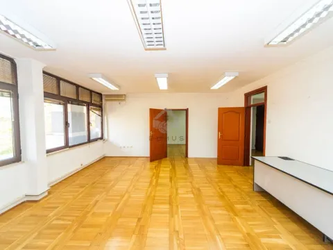 Izdavanje, poslovni prostor, 95m², Preko Morače, Podgorica - image 2