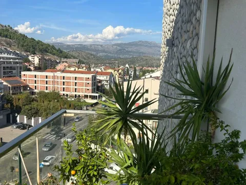 Prodaja, stan, 94m², Momišići, Podgorica - image 1