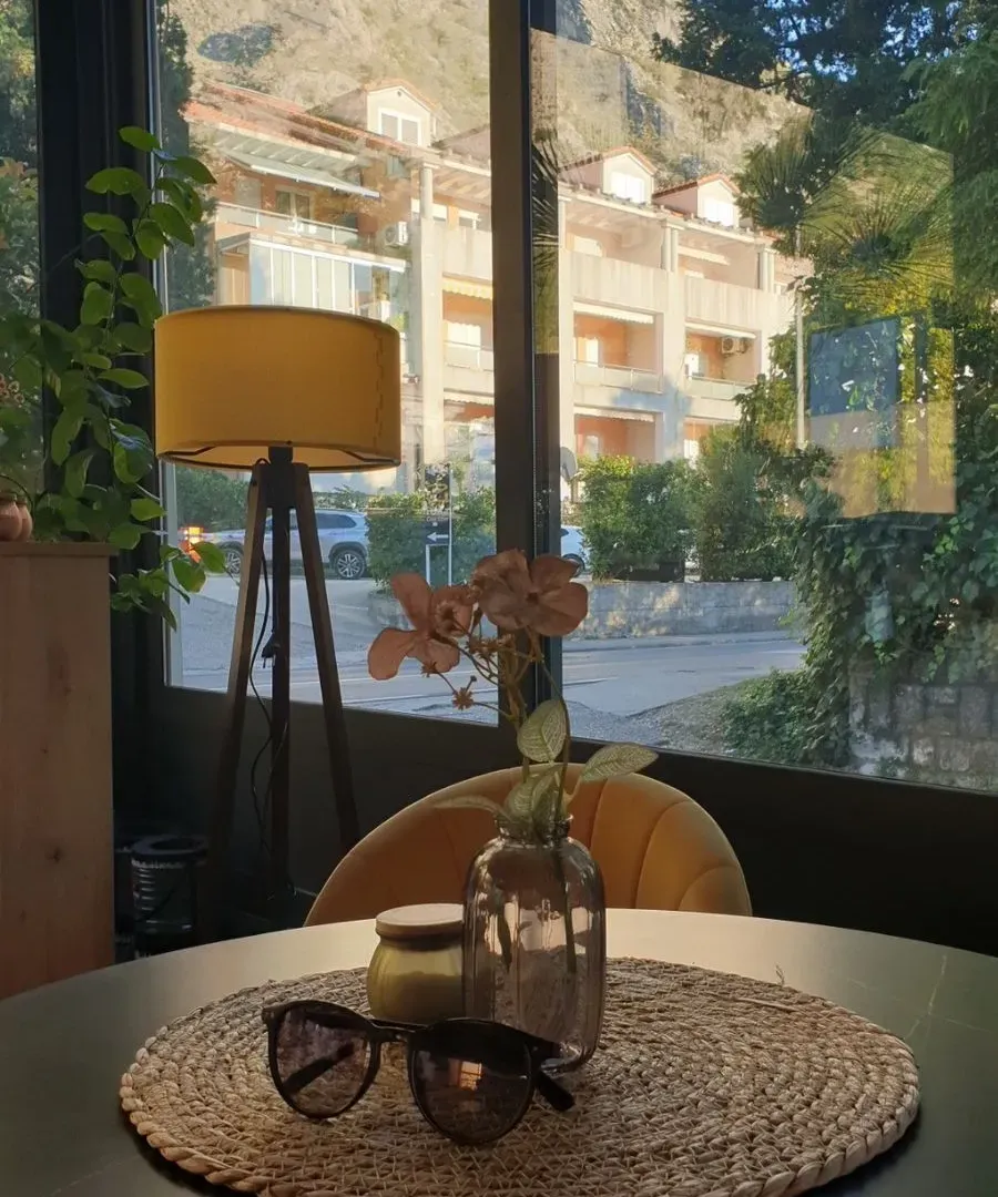 Rent, office space, 500m², Dobrota, Kotor