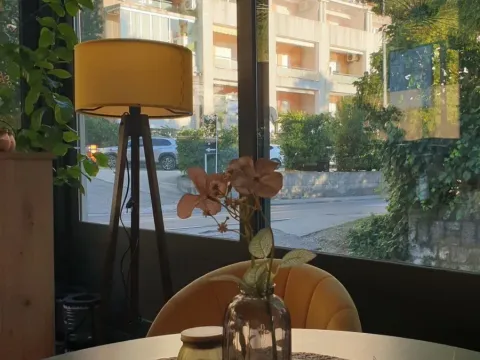 Rent, office space, 150m², Dobrota, Kotor - image 2