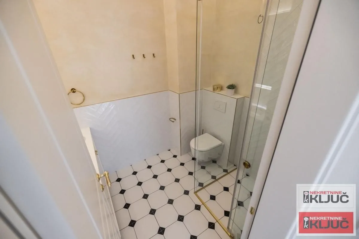 Izdavanje, četvorosoban stan, 135m², Tatarsko brdo, Petrovaradin