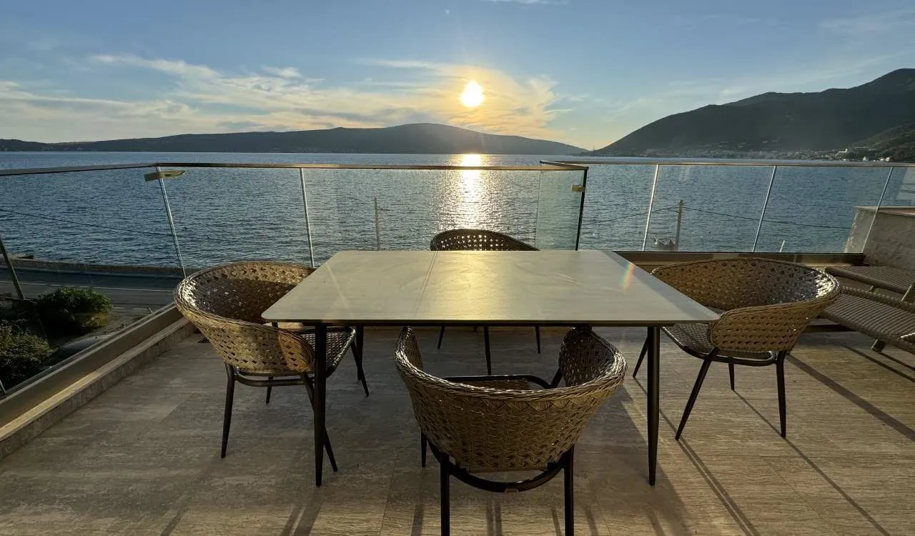 Izdavanje, dvosoban stan, 91m², Opatovo, Tivat